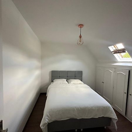 ביוסי-סיינט-ג'ורג' Appartement Calme Moderne Proche De Disneyland Wifi & Cafe Gratuit & Arrivee Autonome מראה חיצוני תמונה