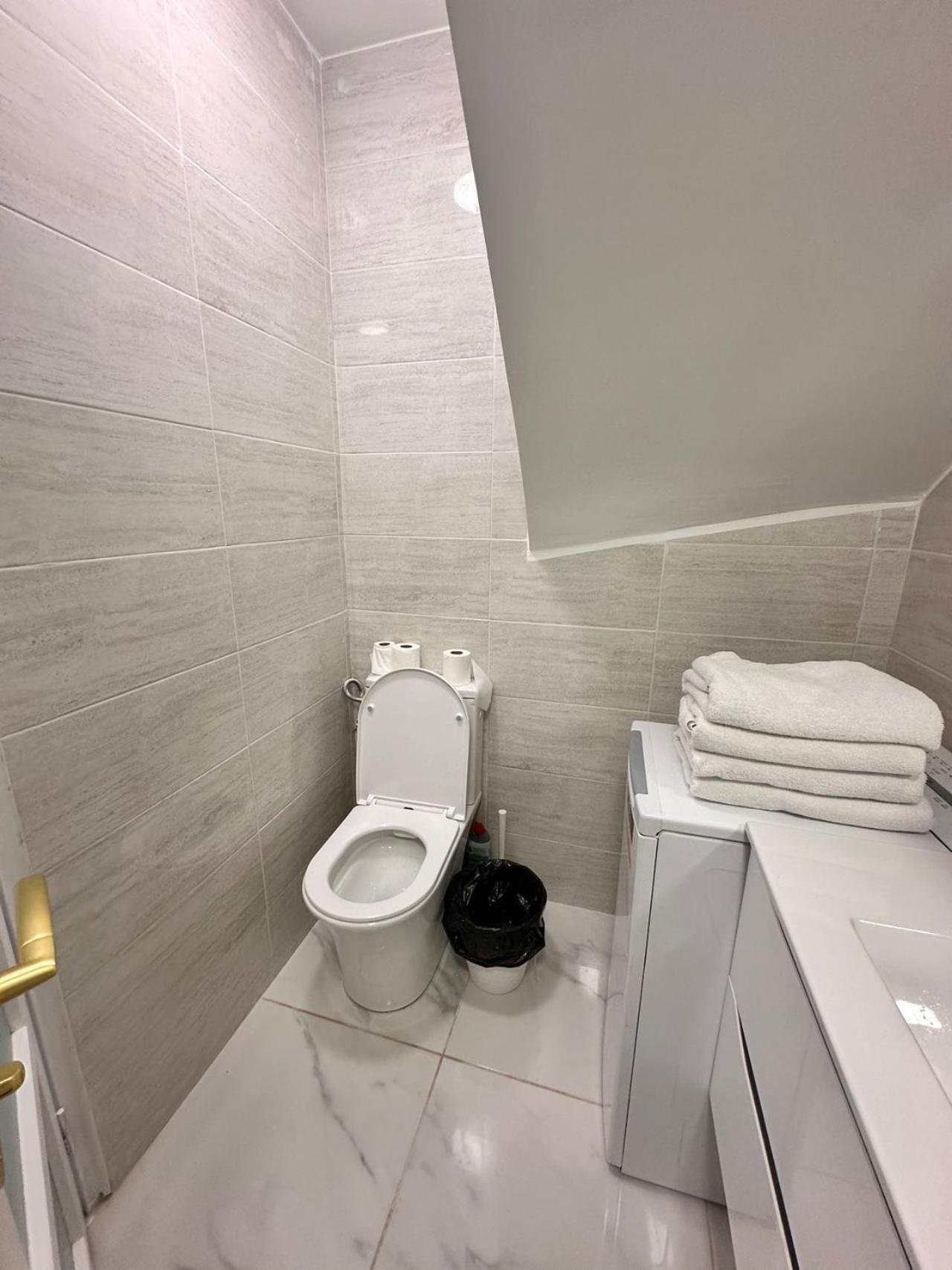 ביוסי-סיינט-ג'ורג' Appartement Calme Moderne Proche De Disneyland Wifi & Cafe Gratuit & Arrivee Autonome מראה חיצוני תמונה