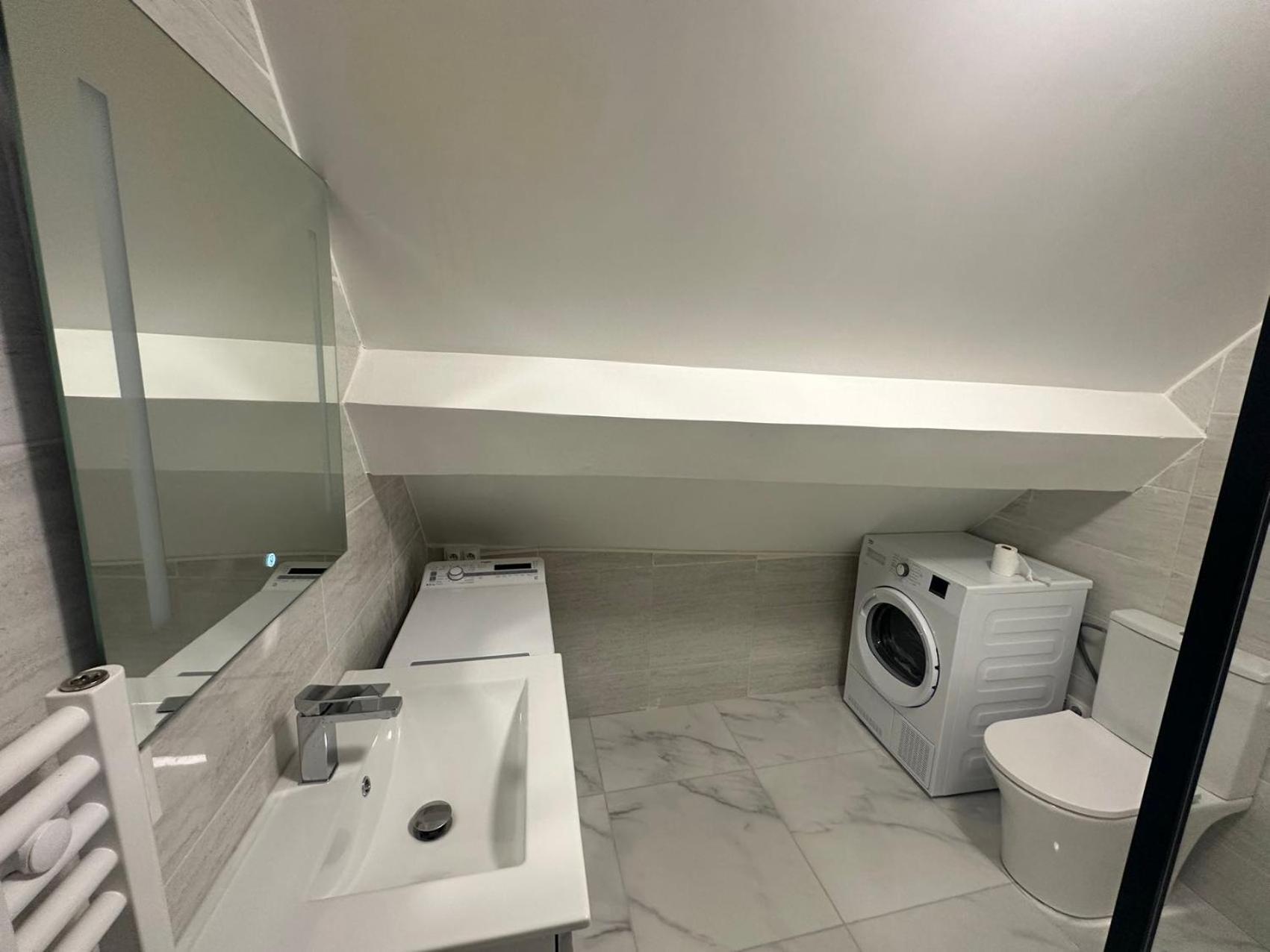 ביוסי-סיינט-ג'ורג' Appartement Calme Moderne Proche De Disneyland Wifi & Cafe Gratuit & Arrivee Autonome מראה חיצוני תמונה