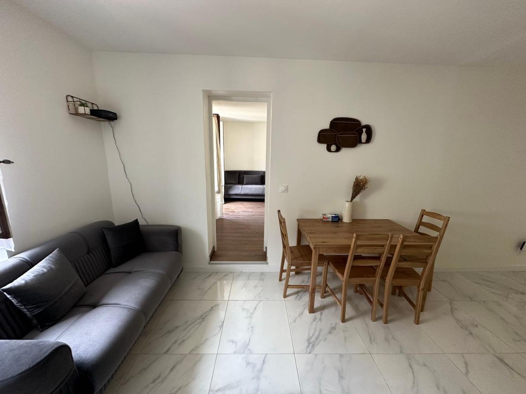 ביוסי-סיינט-ג'ורג' Appartement Calme Moderne Proche De Disneyland Wifi & Cafe Gratuit & Arrivee Autonome מראה חיצוני תמונה
