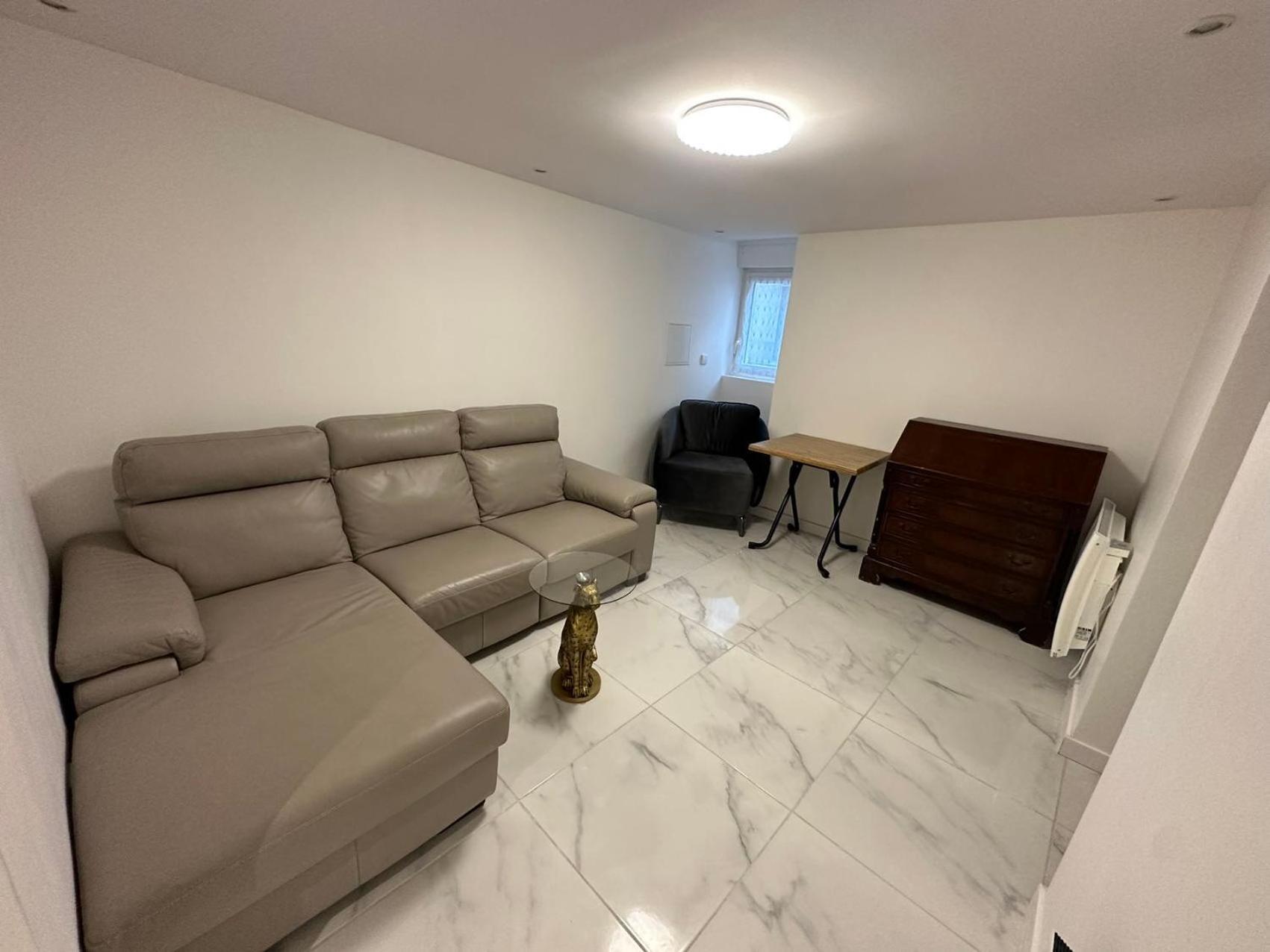 ביוסי-סיינט-ג'ורג' Appartement Calme Moderne Proche De Disneyland Wifi & Cafe Gratuit & Arrivee Autonome מראה חיצוני תמונה
