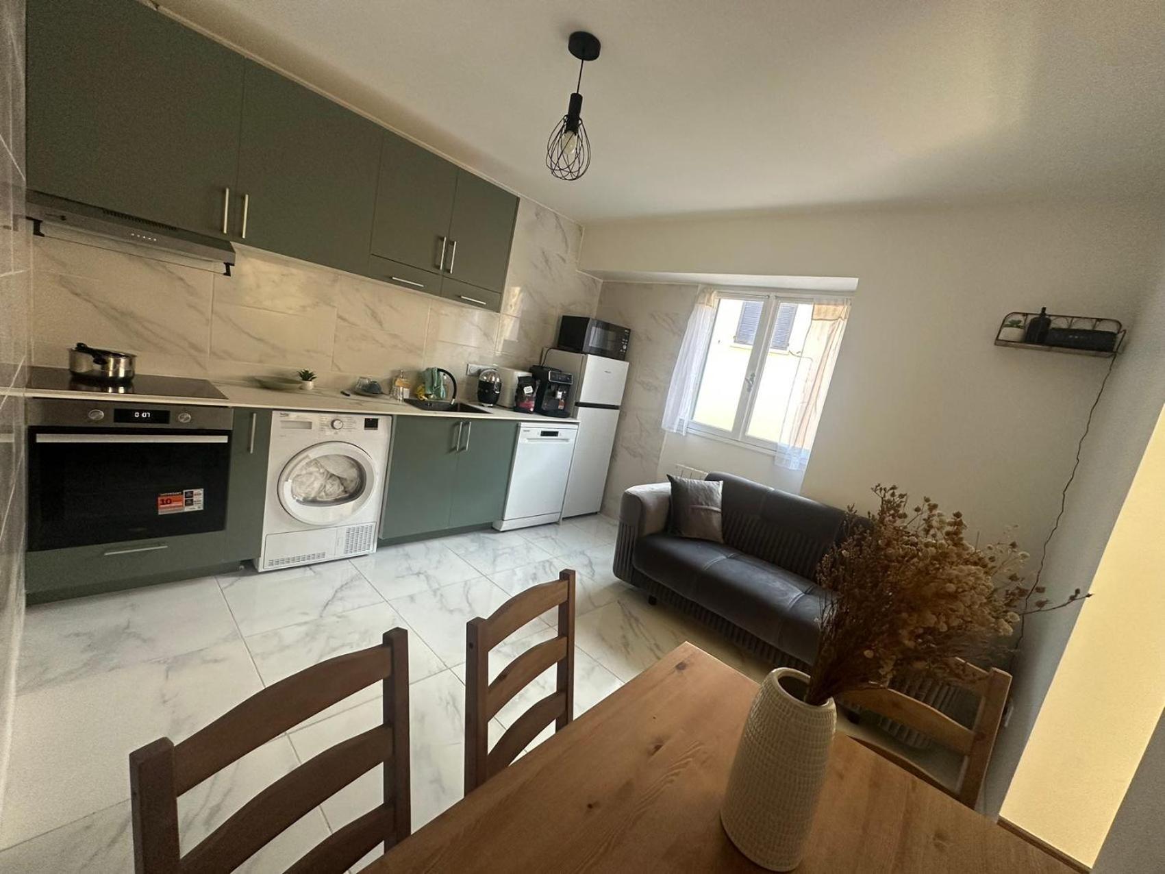 ביוסי-סיינט-ג'ורג' Appartement Calme Moderne Proche De Disneyland Wifi & Cafe Gratuit & Arrivee Autonome מראה חיצוני תמונה