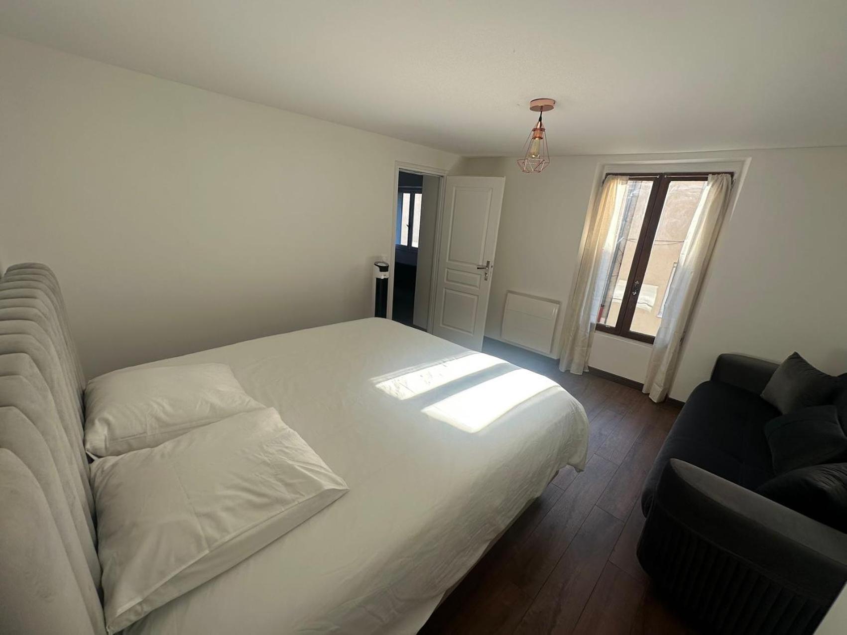 ביוסי-סיינט-ג'ורג' Appartement Calme Moderne Proche De Disneyland Wifi & Cafe Gratuit & Arrivee Autonome מראה חיצוני תמונה